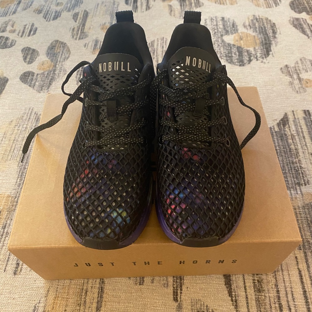 Black tie dye mesh runner